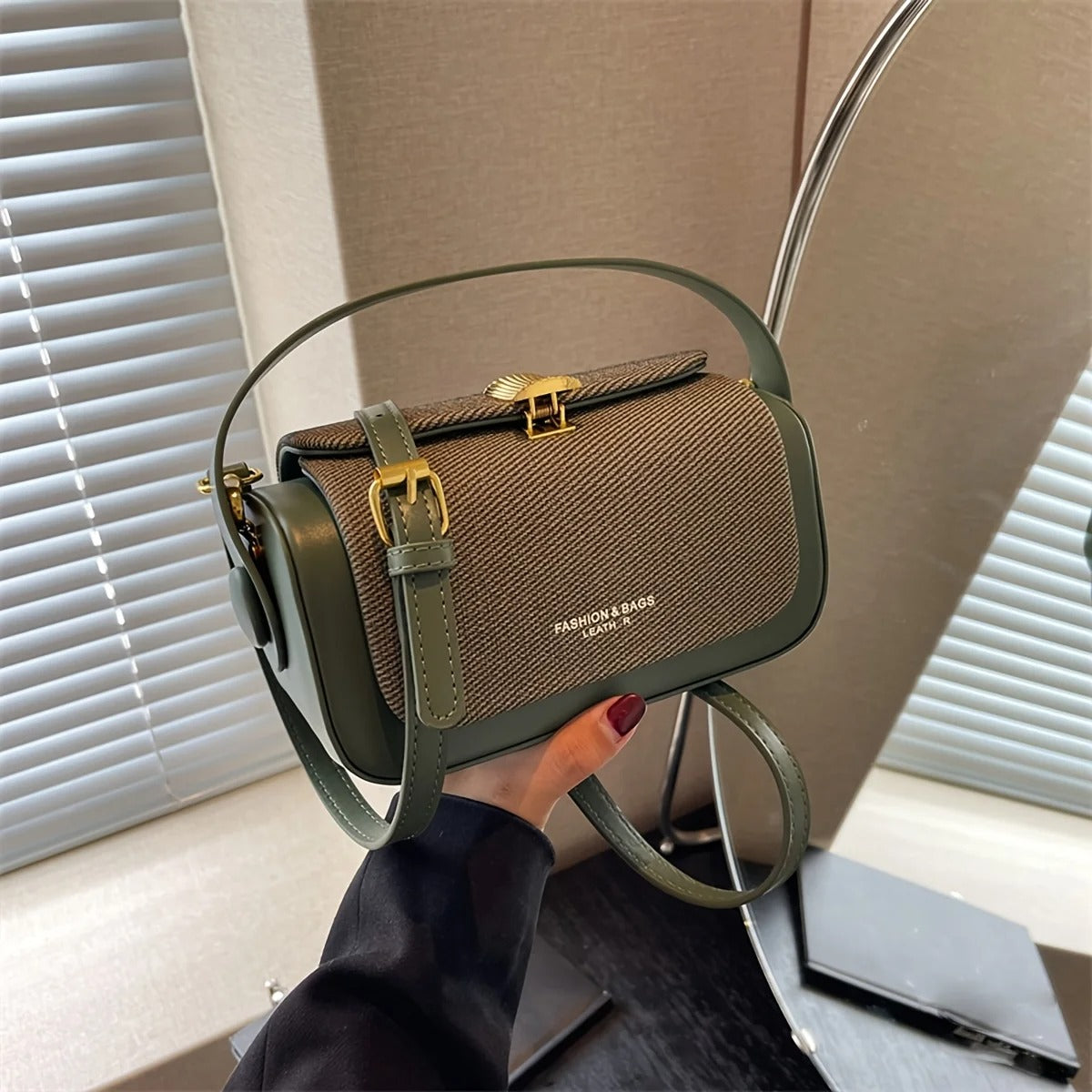 Veloura™ - Elegant Crossbody Handbag